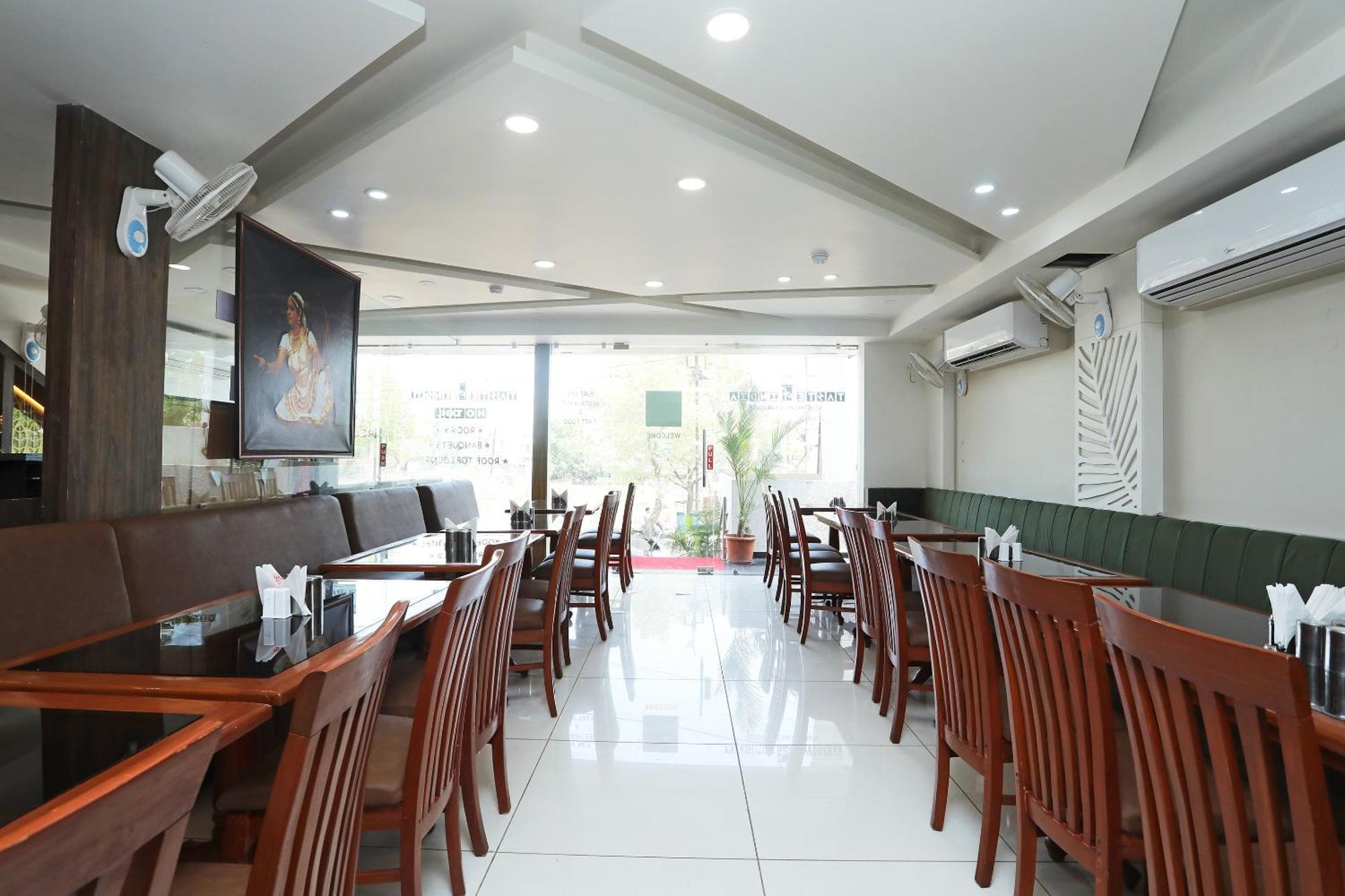Super Hotel O Taste Of Temple Bhopal Exterior foto